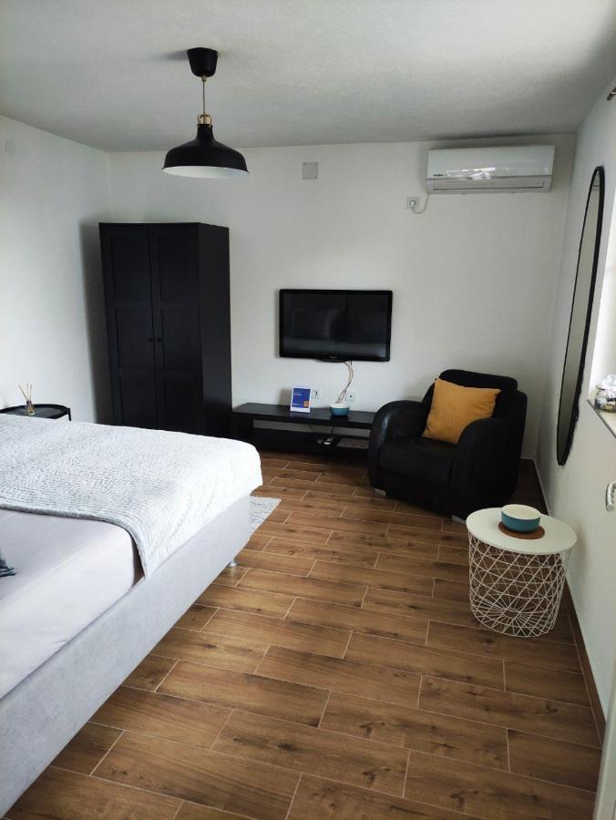 Apartman Ela บันยาลูกา ภายนอก รูปภาพ